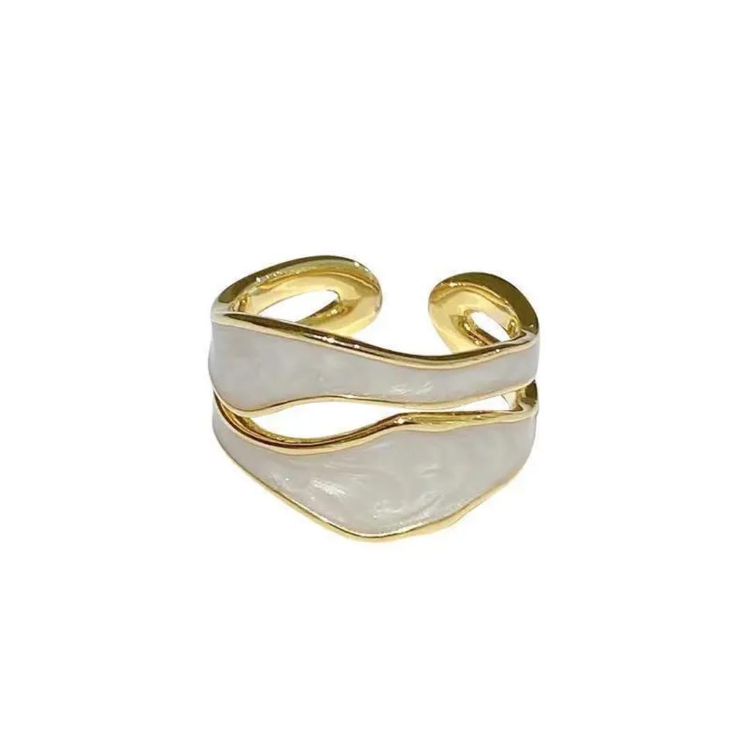 Serene Crest Dual-Tone Ring